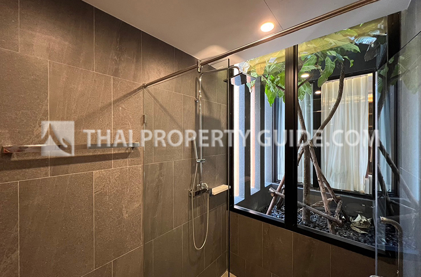 House with Private Pool in Srinakarin 